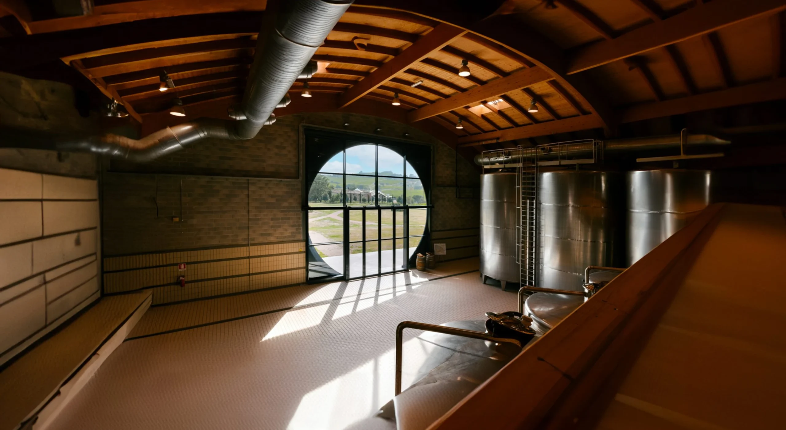 Interni e Area Vinificazione Cantina di Montalcino